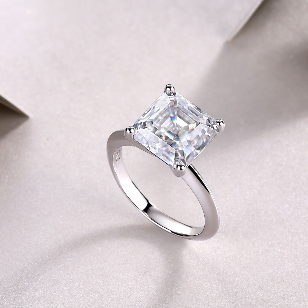 ANILLO SOLITARIO CORTE ESMERALDA CUADRADO